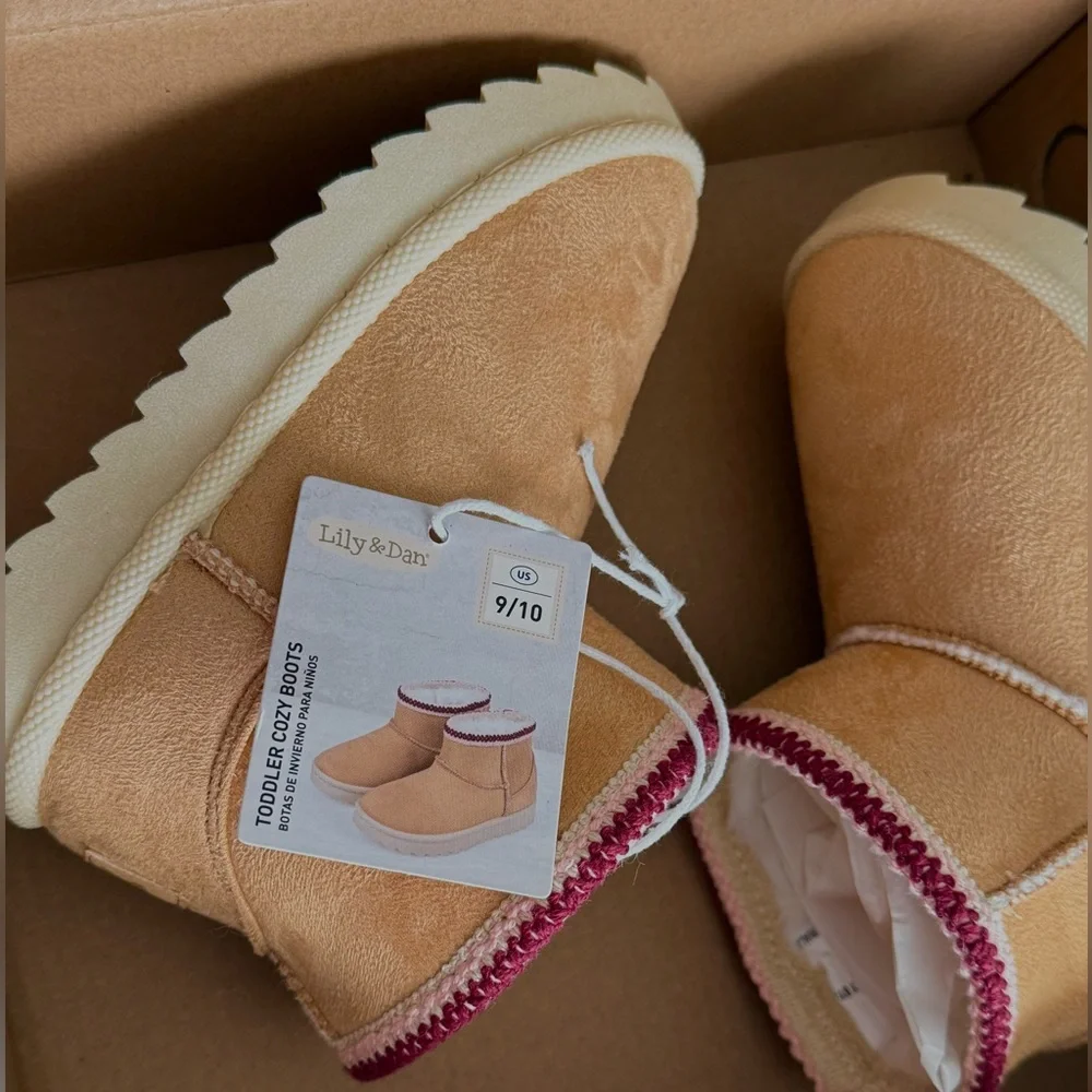 Lily & Dan Toddler Girl’s 9/10 Tan Beige Cozy Ankle Boots Faux Leather Suede New